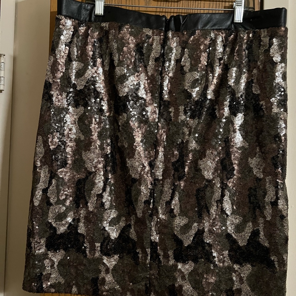 Woman’s size 18 Lane Bryant camo sequin knee skirt